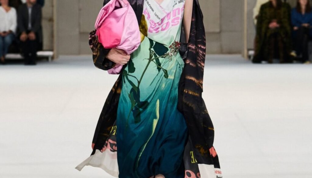 DRIES_VAN_NOTEN_WOMEN_SS27_3278X4098_LOOK_03